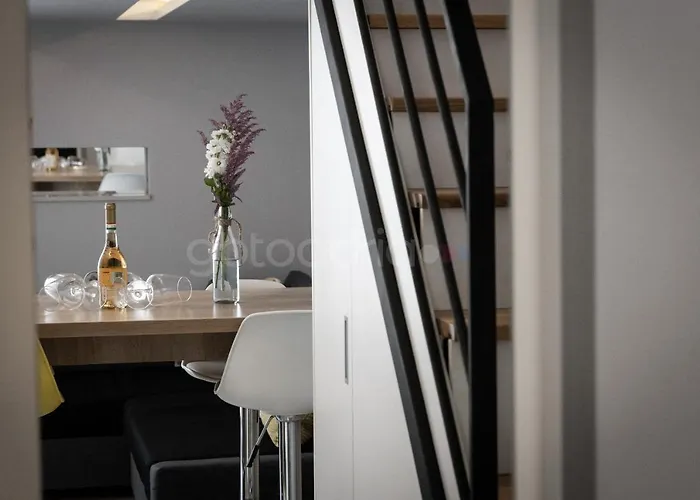 Modern Duplex Tommy * Μακάρσκα