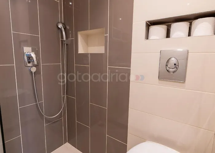 Modern Duplex Tommy * Μακάρσκα