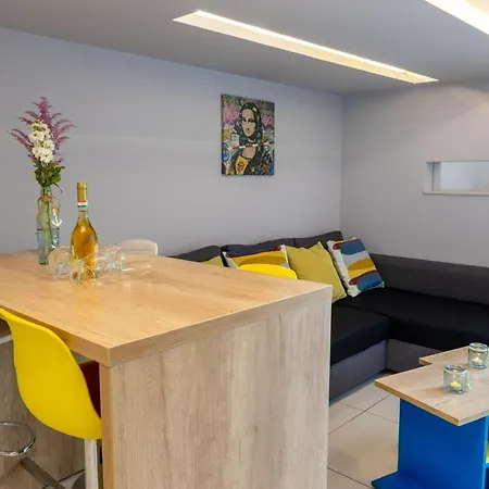 Modern Loft Duplex Tommy For 4 In