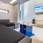 Modern Duplex Tommy شقة