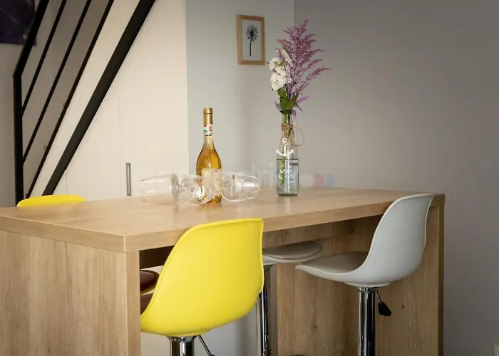 Modern Duplex Tommy Apartment *